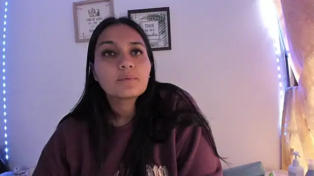 Snapshot of selena_jhonson chatting on October 27, 2025, 2:07 pm selena jhonson online show from October 27, 2025, 2:07 pm