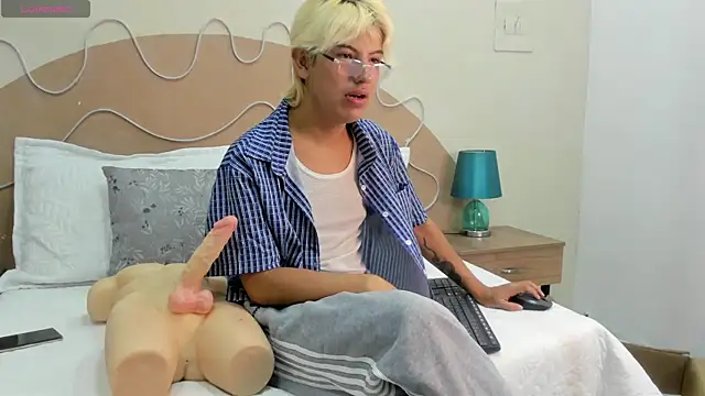 Enrrixxx  online show from September 25, 2025, 12:49 am