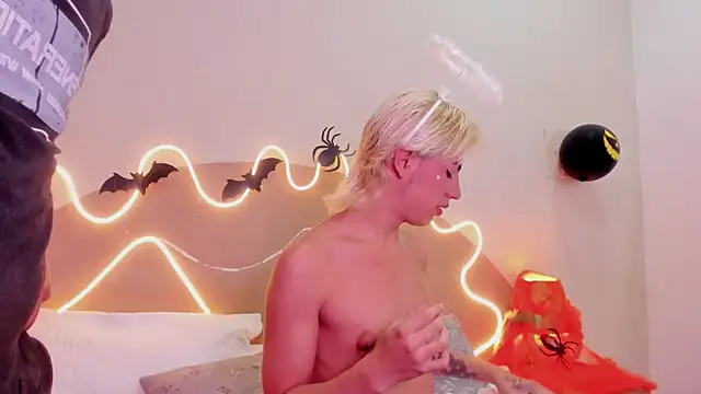 Enrrixxx  online show from October 29, 2025, 12:20 am