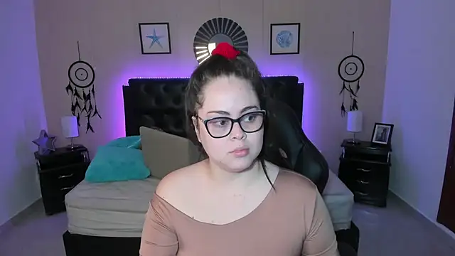 Snapshot of LolaVillalobos chatting on February 2, 2026, 1:43 pm LolaVillalobos online show from February 2, 2026, 1:43 pm