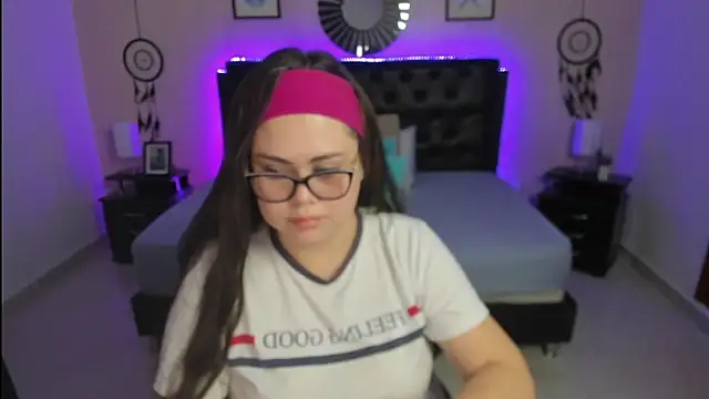 LolaVillalobos online show from September 26, 2025, 11:39 am