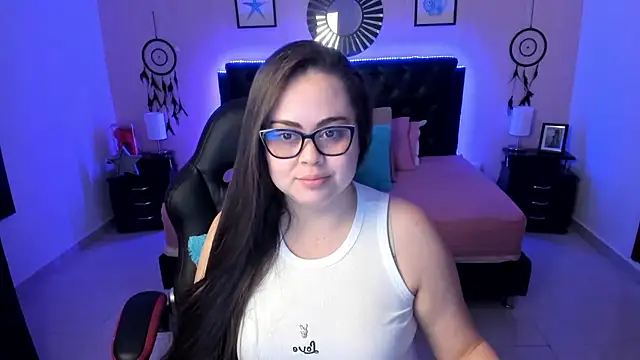 LolaVillalobos online show from March 17, 2026, 12:19 pm