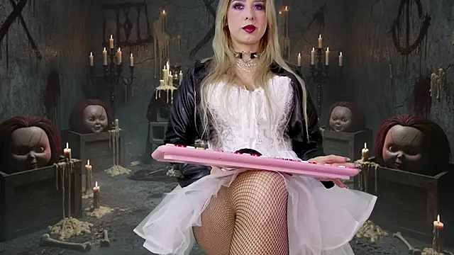 Snapshot of XXMILE chatting on October 26, 2025, 11:54 am XXMILE online show from October 26, 2025, 11:54 am