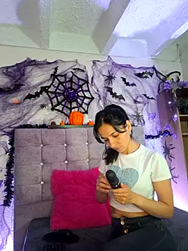 karol rose online show from October 15, 2025, 9:34 pm