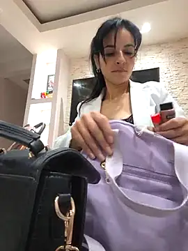 karol rose online show from October 6, 2025, 4:13 am