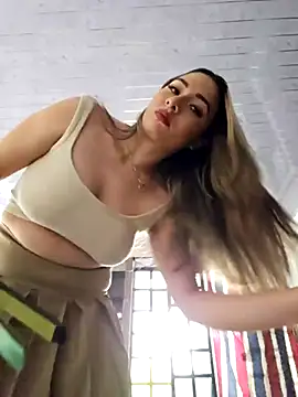 Snapshot of Natasanz chatting on September 16, 2025, 8:43 pm Natasanz online show from September 16, 2025, 8:43 pm