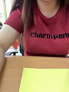 PhuongNhi21 online show from October 13, 2025, 12:45 am