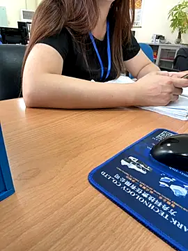 PhuongNhi21 online show from September 27, 2025, 1:23 am