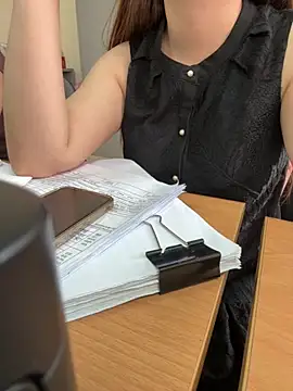 PhuongNhi21 online show from October 2, 2025, 1:42 am