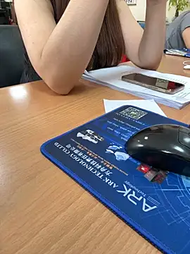 PhuongNhi21 online show from October 10, 2025, 1:28 am