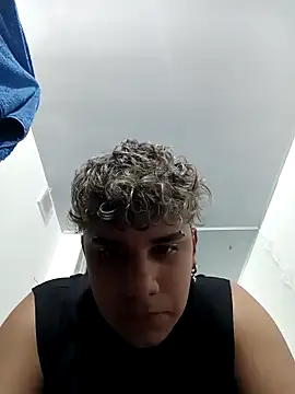 DavilANDkevin2 online show from October 4, 2025, 9:27 pm