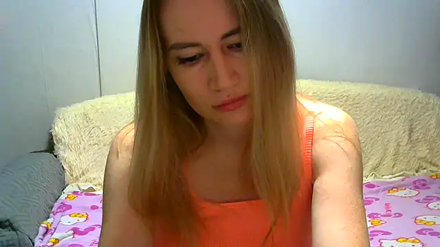 Snapshot of JessFoxxx chatting on October 3, 2025, 4:03 am JessFoxxx online show from October 3, 2025, 4:03 am