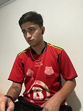 Tavinho067 online show from November 7, 2025, 2:38 am