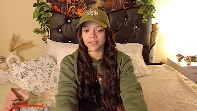 Snapshot of Amanda_sweet chatting on October 16, 2025, 12:57 pm Amanda sweet online show from October 16, 2025, 12:57 pm