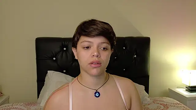 Snapshot of Amanda_sweet chatting on March 17, 2025, 12:57 pm Amanda sweet online show from March 17, 2025, 12:57 pm