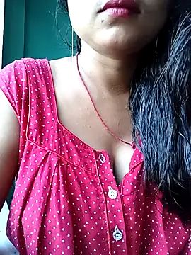 Snapshot of Desi_couple305 chatting on September 28, 2025, 1:34 am Desi couple305 online show from September 28, 2025, 1:34 am