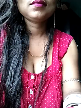 Snapshot of Desi_couple305 chatting on October 6, 2025, 2:24 am Desi couple305 online show from October 6, 2025, 2:24 am