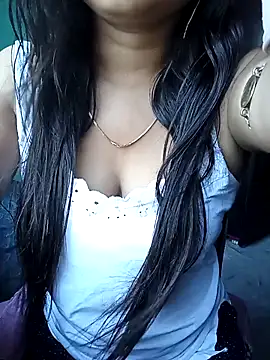 Snapshot of Desi_couple305 chatting on October 9, 2025, 1:50 am Desi couple305 online show from October 9, 2025, 1:50 am