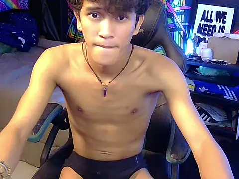 Snapshot of kenbigcockxx chatting on July 2, 2026, 3:23 am kenbigcockxx online show from July 2, 2026, 3:23 am