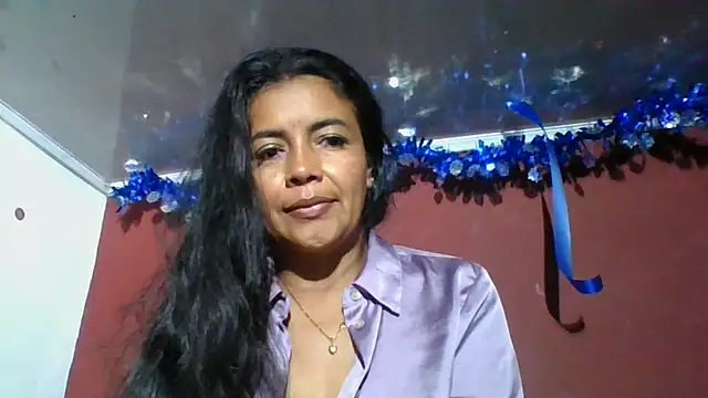 Snapshot of DianaOchoa_ chatting on November 29, 2025, 9:53 am DianaOchoa online show from November 29, 2025, 9:53 am