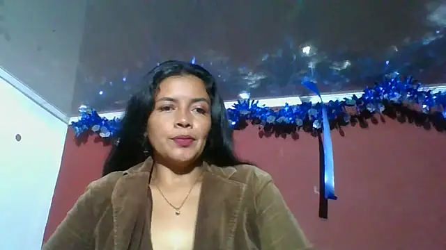Snapshot of DianaOchoa_ chatting on December 19, 2025, 2:15 am DianaOchoa online show from December 19, 2025, 2:15 am