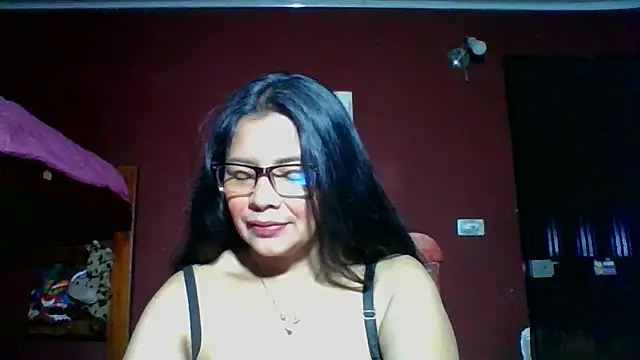 Snapshot of DianaOchoa_ chatting on October 6, 2025, 12:56 am DianaOchoa  online show from October 6, 2025, 12:56 am