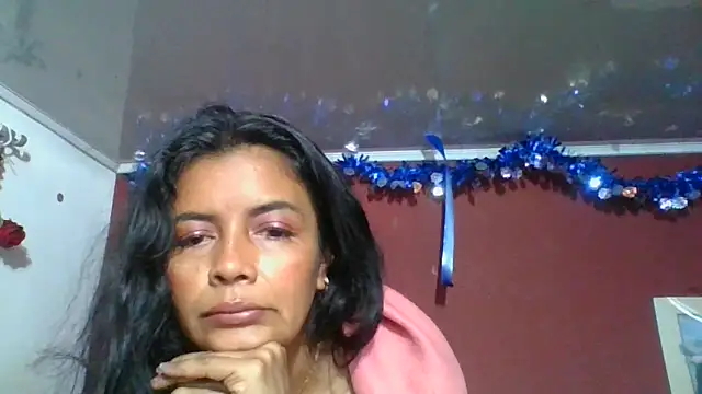 Snapshot of DianaOchoa_ chatting on December 22, 2025, 12:16 pm DianaOchoa online show from December 22, 2025, 12:16 pm