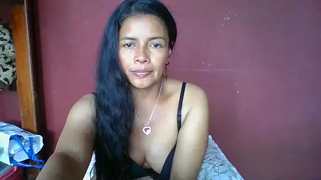 Snapshot of DianaOchoa_ chatting on January 13, 2026, 8:02 pm DianaOchoa online show from January 13, 2026, 8:02 pm