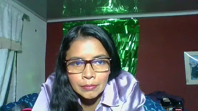 Snapshot of DianaOchoa_ chatting on October 19, 2025, 4:04 am DianaOchoa  online show from October 19, 2025, 4:04 am