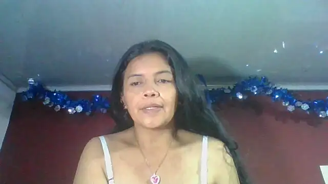 Snapshot of DianaOchoa_ chatting on February 10, 2026, 4:11 am DianaOchoa online show from February 10, 2026, 4:11 am