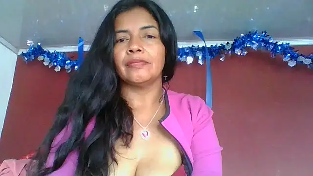Snapshot of DianaOchoa_ chatting on January 12, 2026, 4:03 pm DianaOchoa online show from January 12, 2026, 4:03 pm