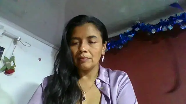 Snapshot of DianaOchoa_ chatting on January 6, 2026, 10:47 pm DianaOchoa online show from January 6, 2026, 10:47 pm