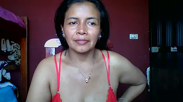 Snapshot of DianaOchoa_ chatting on October 2, 2025, 8:12 pm DianaOchoa  online show from October 2, 2025, 8:12 pm
