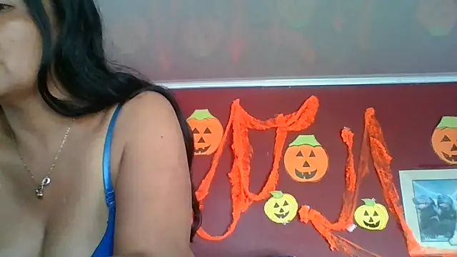 Snapshot of DianaOchoa_ chatting on October 28, 2025, 8:30 pm DianaOchoa  online show from October 28, 2025, 8:30 pm