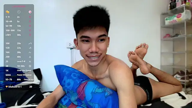 Snapshot of Ur_pinoyhotbrix chatting on November 3, 2025, 3:01 am Ur pinoyhotbrix online show from November 3, 2025, 3:01 am