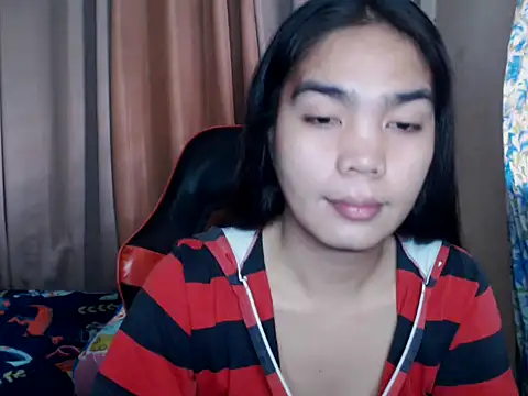 Snapshot of Simple_Martina chatting on October 6, 2025, 1:29 am Simple Martina online show from October 6, 2025, 1:29 am