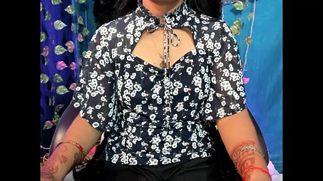 Snapshot of Forever_Love2025 chatting on October 11, 2025, 6:36 am Forever Love2025 online show from October 11, 2025, 6:36 am