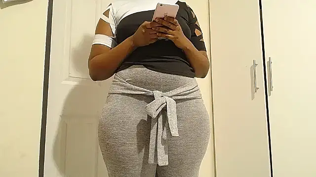 Snapshot of Goddessberry chatting on October 12, 2025, 6:20 pm Goddessberry online show from October 12, 2025, 6:20 pm