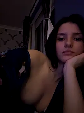 Naughty CrystalXX online show from September 17, 2025, 12:01 am