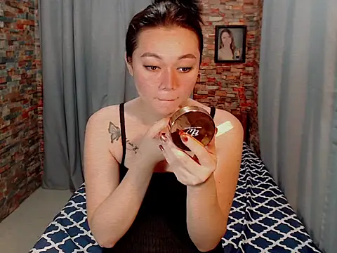 cutemac69 online show from October 4, 2025, 1:45 pm