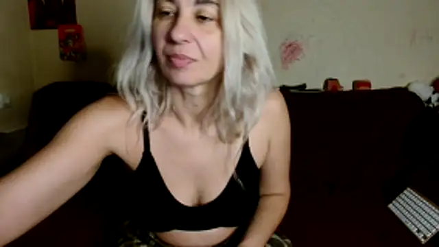 AsyaLulu online show from November 9, 2025, 1:15 pm