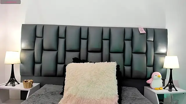 valeriasweet  online show from December 2, 2025, 6:53 pm