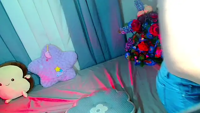 baby kiraxx online show from July 15, 2026, 7:37 am