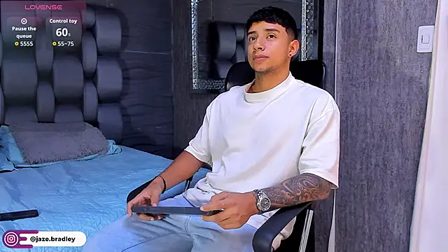 jaze bradley online show from October 18, 2025, 11:34 am