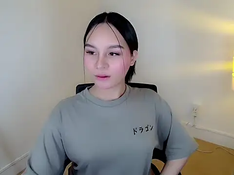 holly tabby online show from January 11, 2026, 8:49 pm