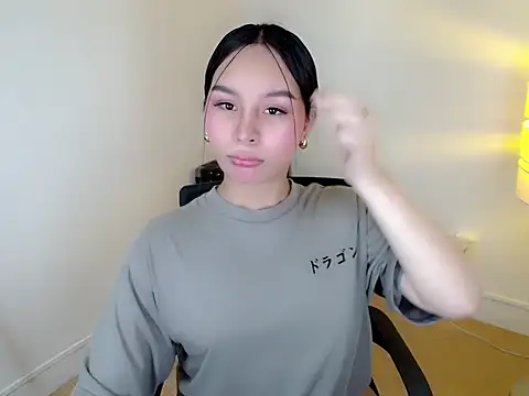 holly tabby online show from January 5, 2026, 9:07 pm