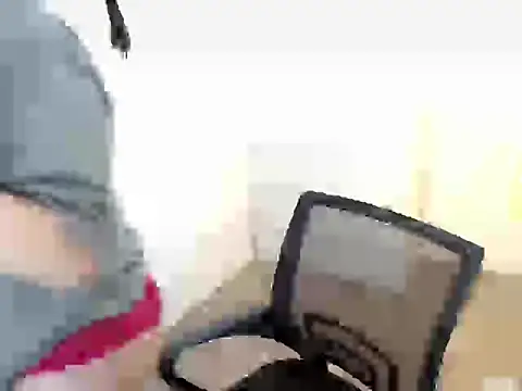 holly tabby online show from September 18, 2025, 8:45 pm