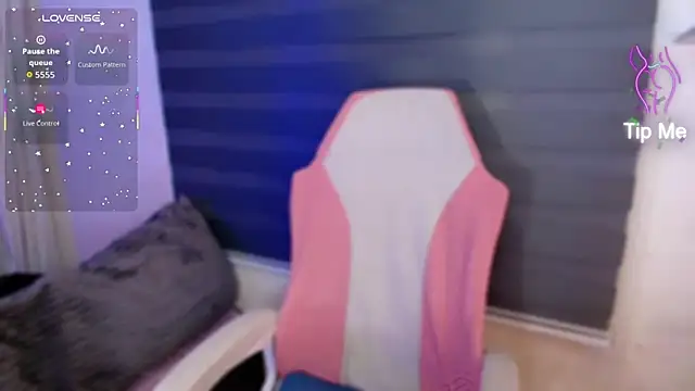 Snapshot of naughtyjayde chatting on February 18, 2026, 7:10 pm naughtyjayde online show from February 18, 2026, 7:10 pm