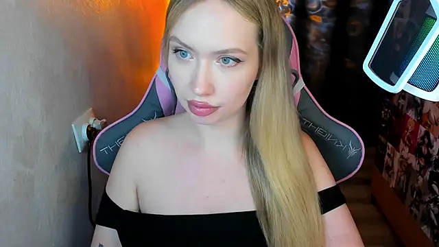 Snapshot of NicoleRiccii chatting on November 4, 2025, 2:32 pm NicoleRiccii online show from November 4, 2025, 2:32 pm