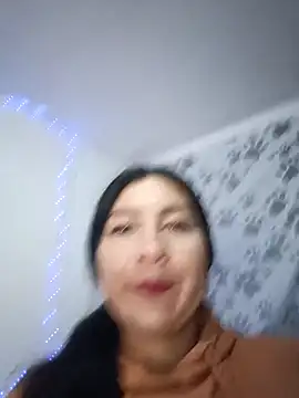 lunna 07 online show from January 8, 2026, 11:00 pm